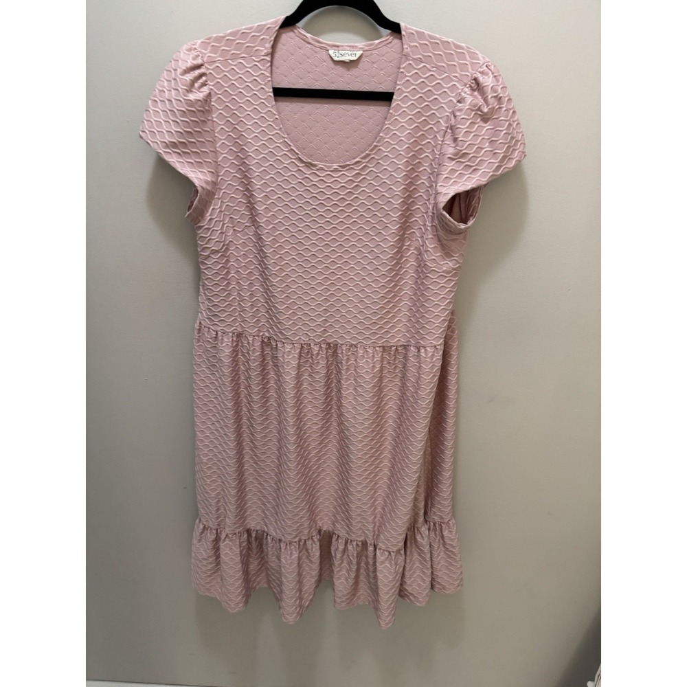 52seven Pink Textured Tiered Dress – Size XL – Short Sleeve Scoop Neck